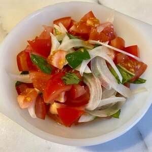 簡単☆トマトとバジルのイタリアンサラダ